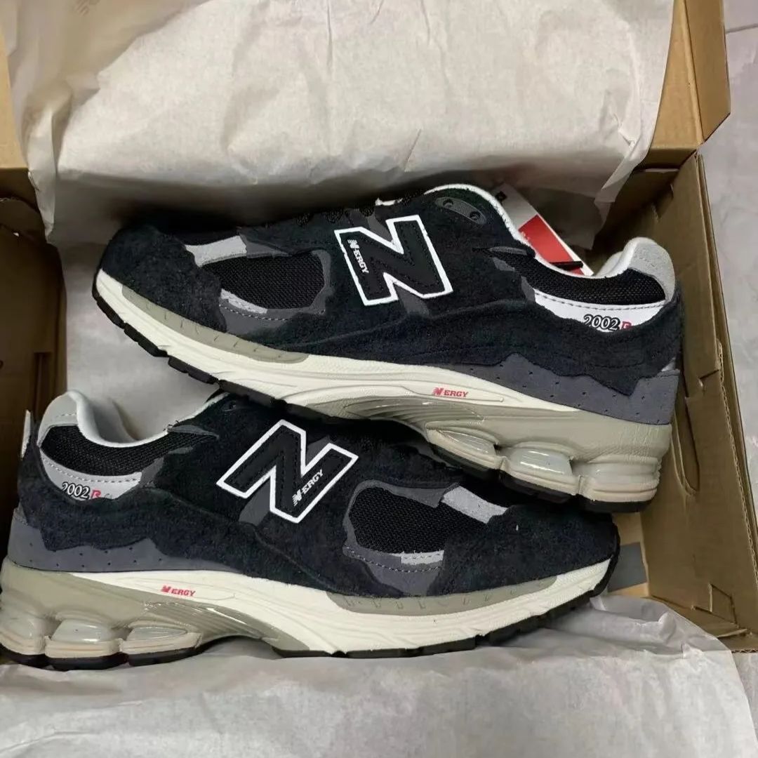 新品未使用 ニューバランス New balance NB 2002R スニーカー