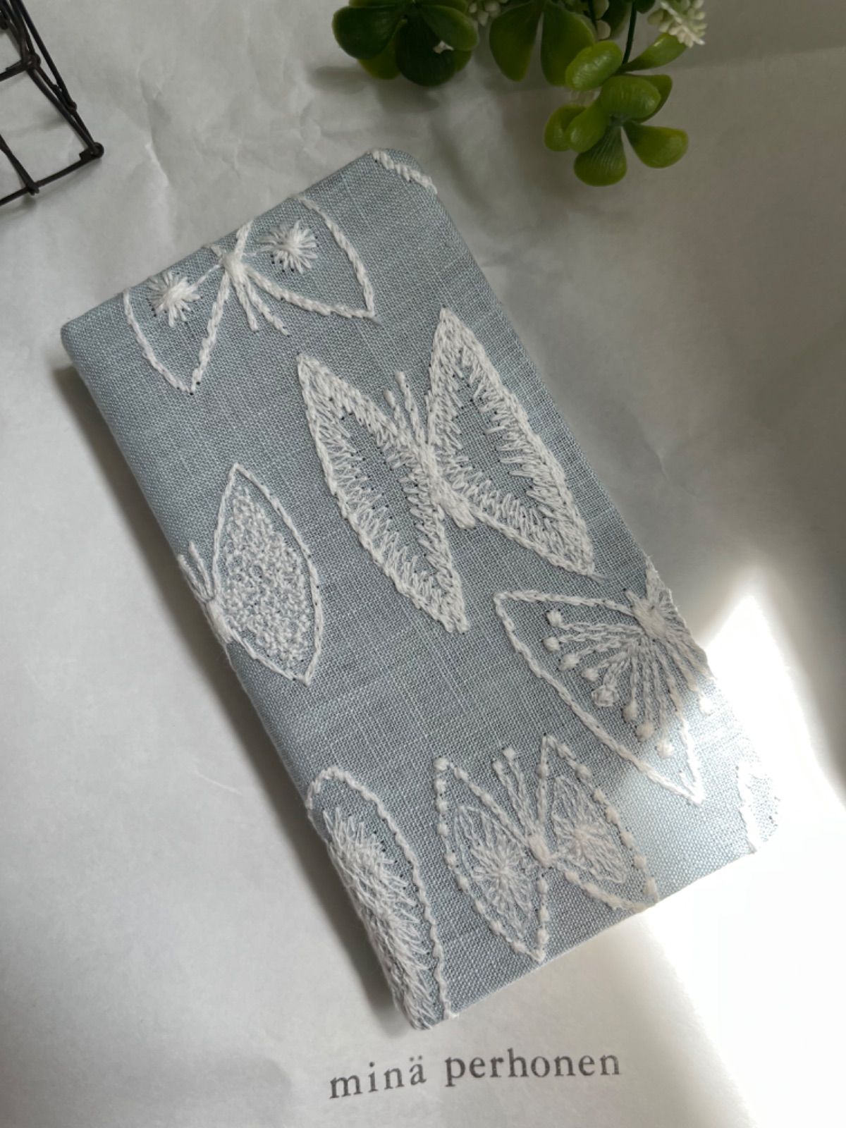 【オーダー】ミナペルホネン　sky flower＊light blue＊サイドマグネットiPhoneケース手帳型(15シリーズ入荷)、GALAXY、Xperia、AQUOS等スマホ