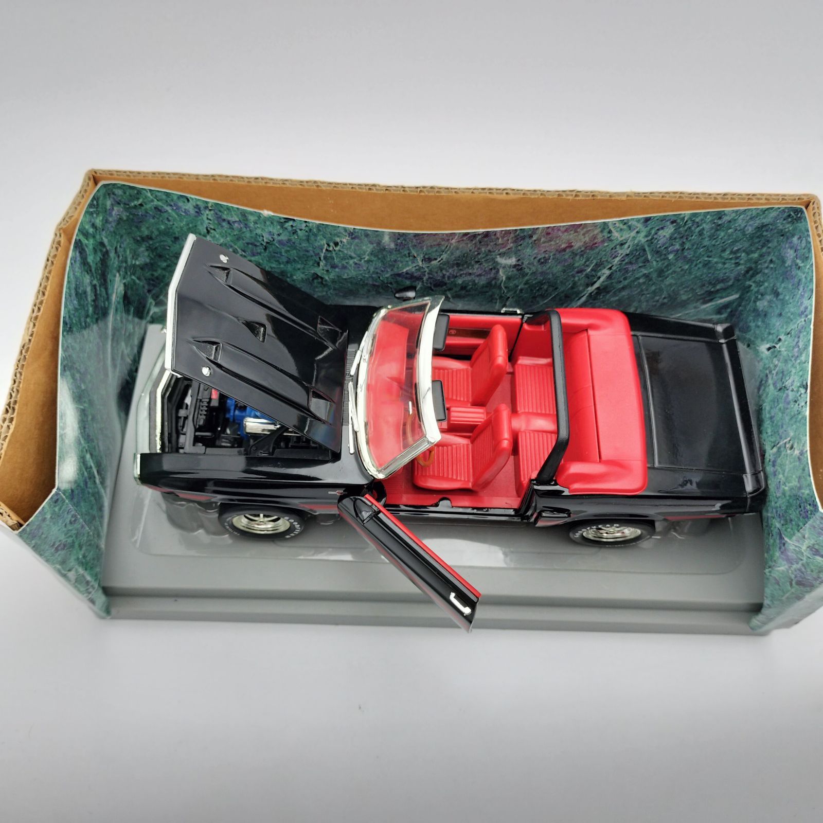 Ertl アメリカンマッスル   1/18  モンキーズモバイル 楽天市場】AUTO WORLD（オートワールド） The Monkee's Mobile 1