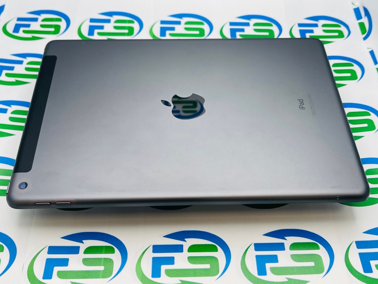 iPad 第7世代 Wi-Fi+セルラー 32GB スペースグレー 【公式通販】