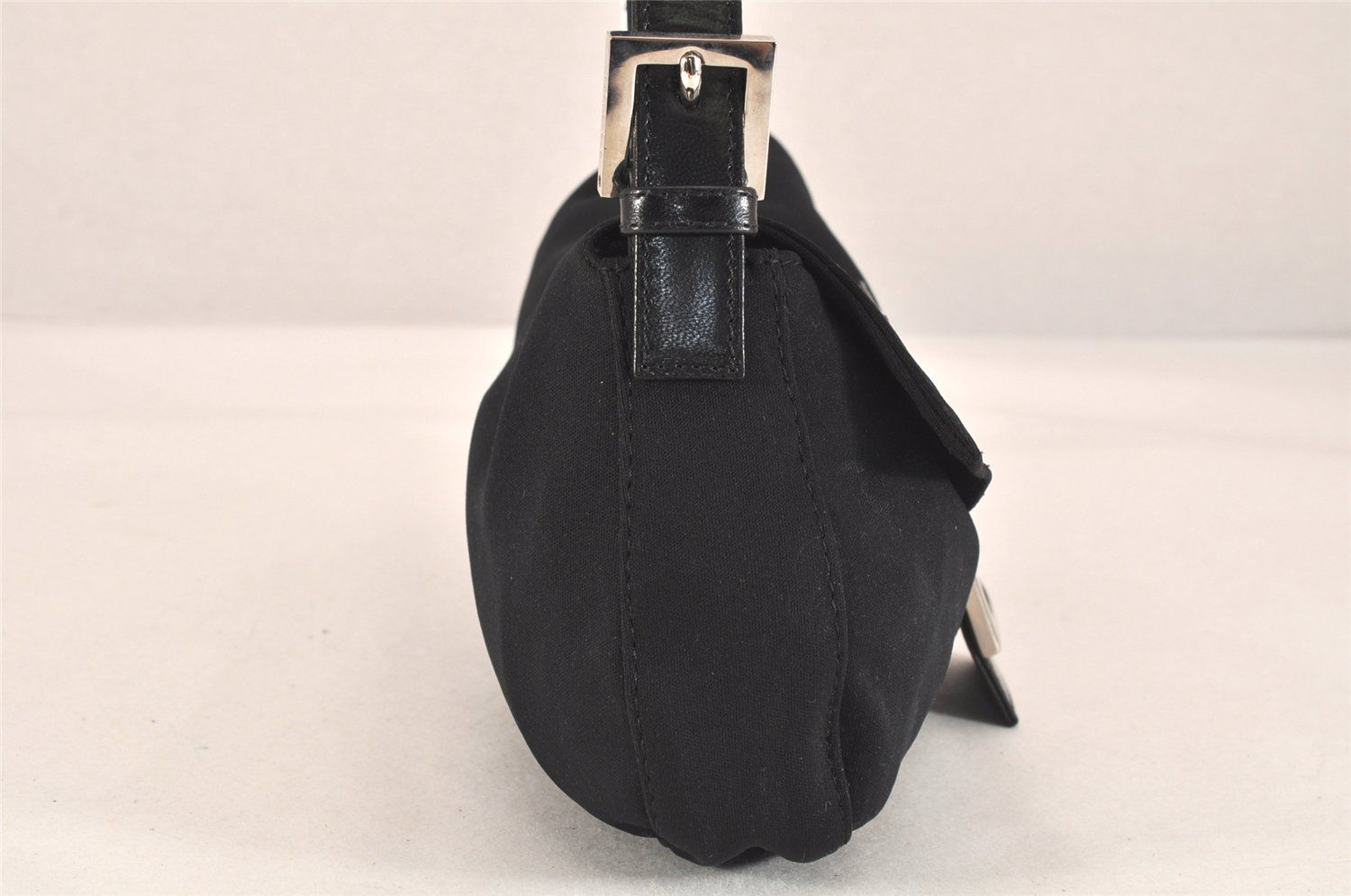 専用　グッチ　FENDI モンクレール　キッズ FENDI フェンディ マンマ バゲット ショルダーハンドバッグ