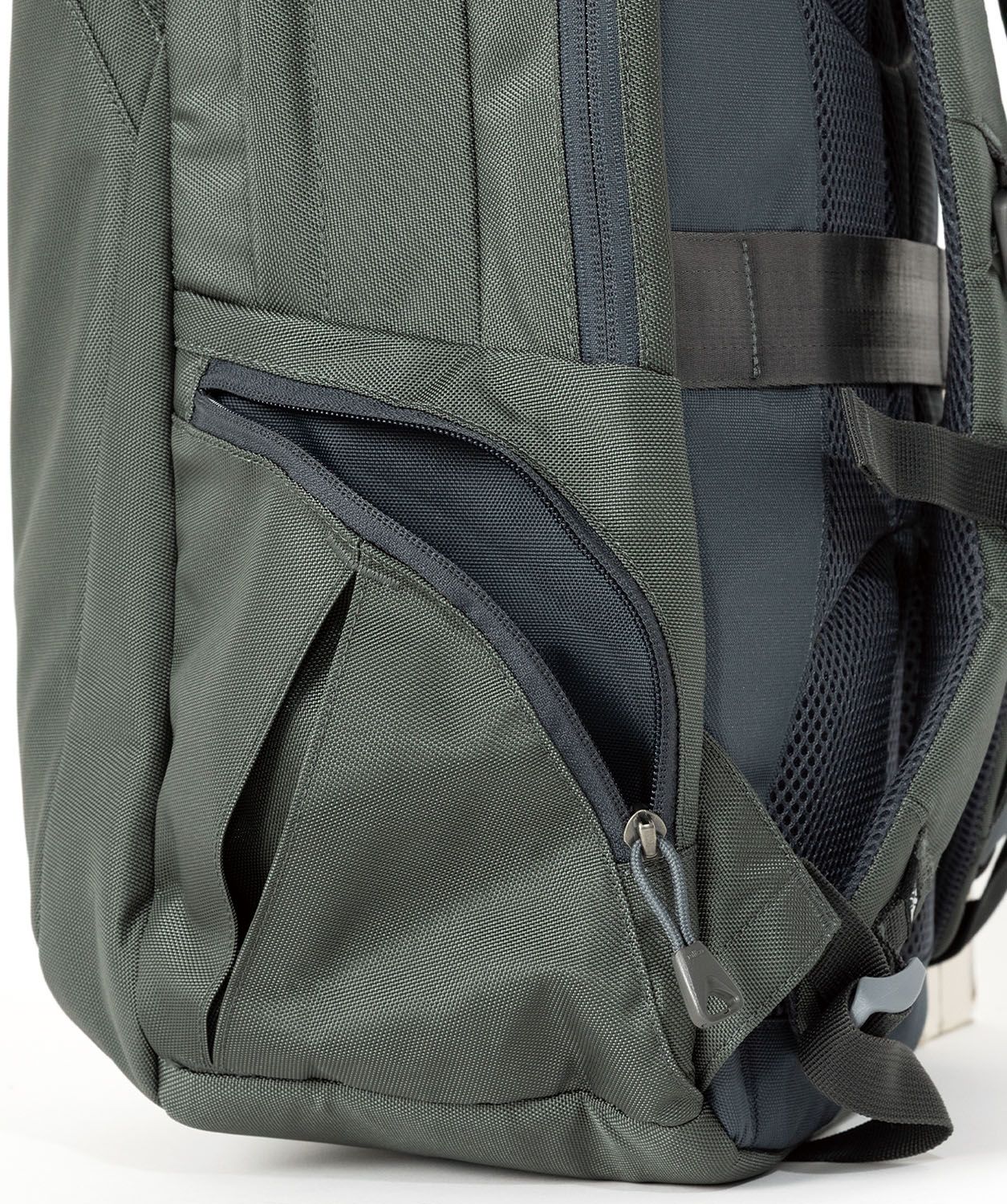 アウトドア TRIBUTE