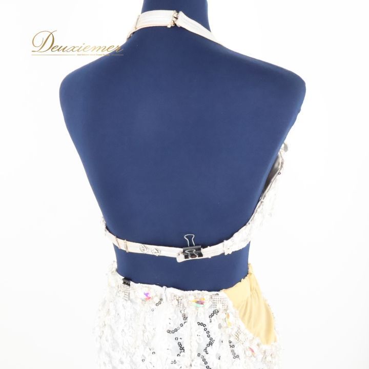 ベリーダンス オリエンタル 衣装 上下セット ホワイト系 白 シルバー 花柄 スパンコールラメ ラインストーン 装飾 レース フリル 舞台 発表会 イベント ダンス衣装 セットアップ スカート トップス シルバー系 豪華 キラキラ ラメ入り おしゃれ LLC-HASEGAWATOSO_COM