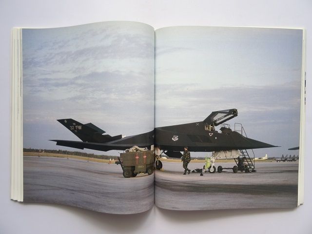 洋書◆アメリカの飛行機写真集 本 民間機 軍用機 戦闘機 爆撃機 洋書◇アメリカ空軍写真集 本 ミリタリー 米軍 飛行機 軍用機