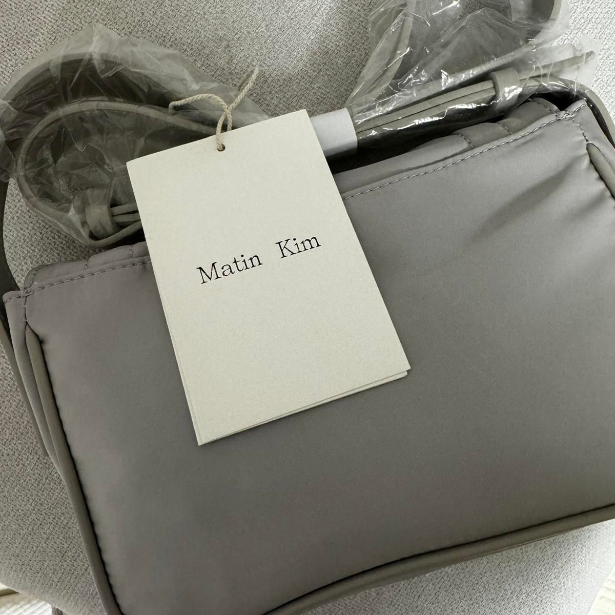 【Bunjang商品韓国直送】新品 Matin Kim(マーティンキム) ミニバックルバッグ グレー