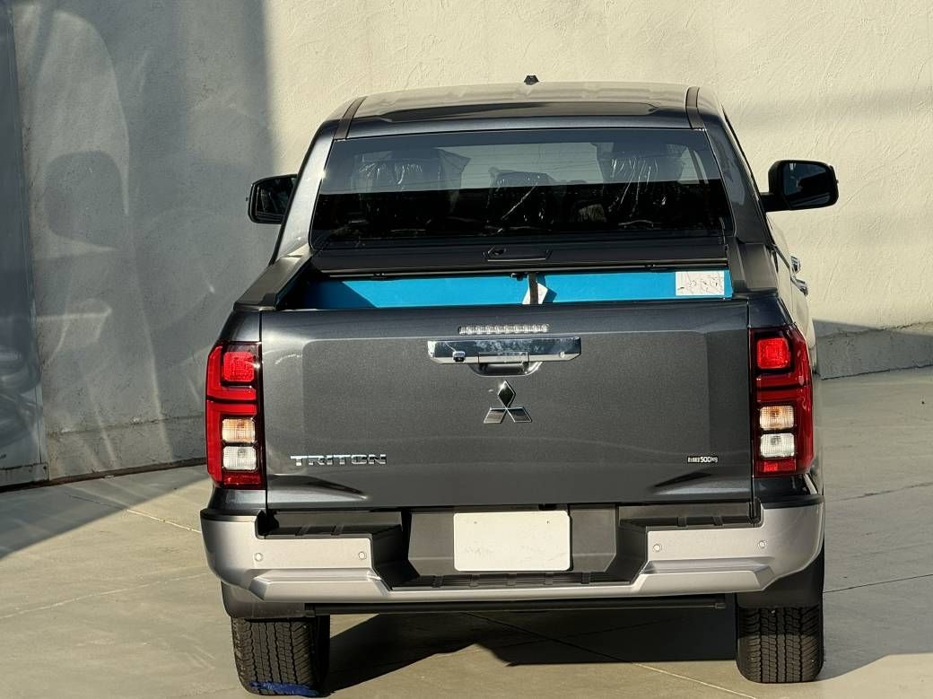 R3 シャッター式トノカバー