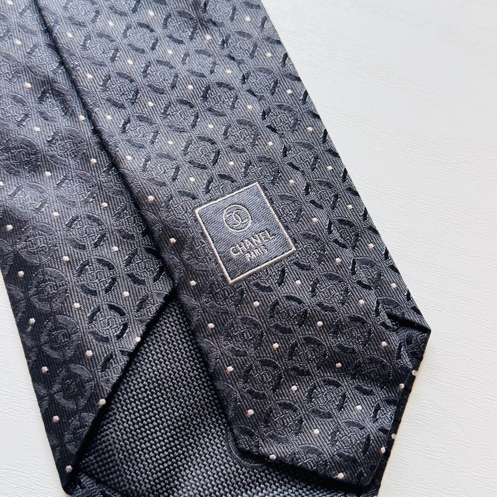 CHANEL シャネル　ネクタイ　ココマーク　チェーン　ブラック　スーツ CHANEL シャネル ネクタイ ココマーク チェーン 黒 ブラック
