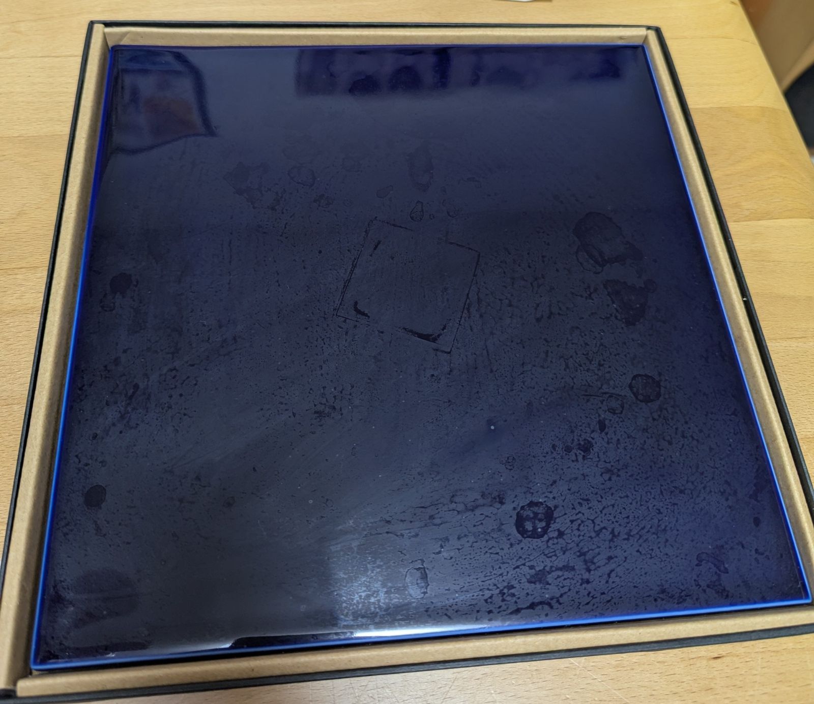 ★新品•未使用★深川製磁 瑠璃 陶板 陶器 インテリア 置物 飾り物 深川製磁 瑠璃色陶板 26×26cm 化粧箱入り 未使用品 - メルカリ