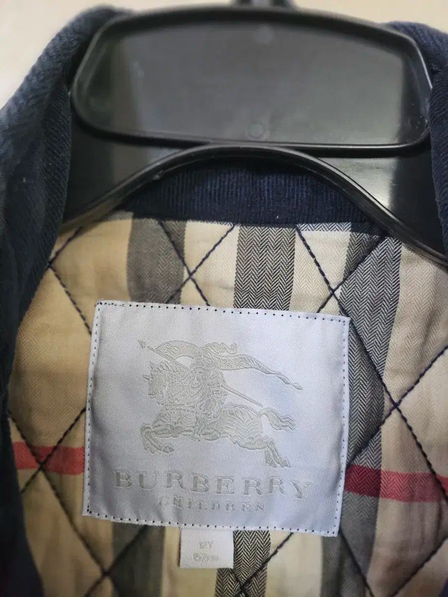 フォーマル バーバリー キルティング ベスト ネイビー 12y 2025新作 10％off。