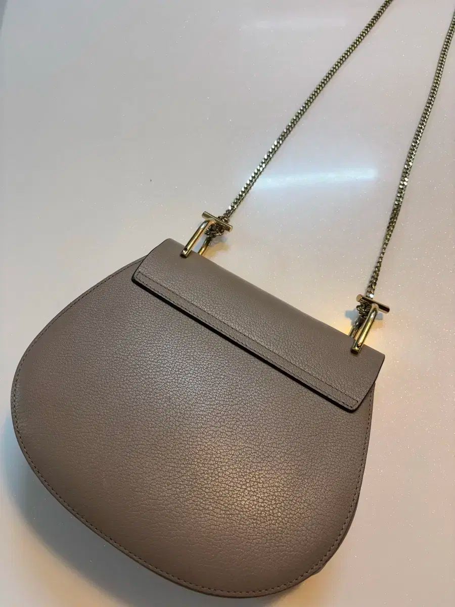 Chloe クロエ