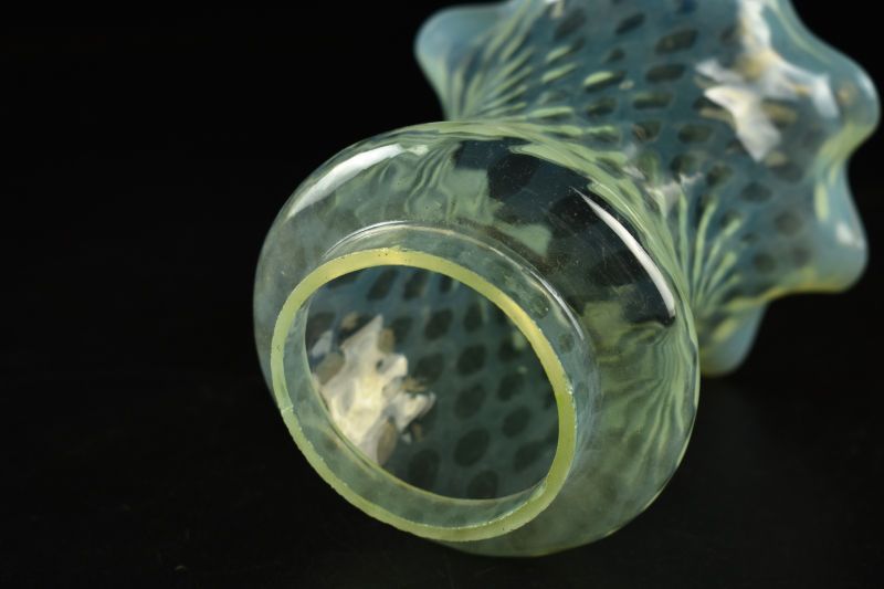 ランプシェード ウランガラス