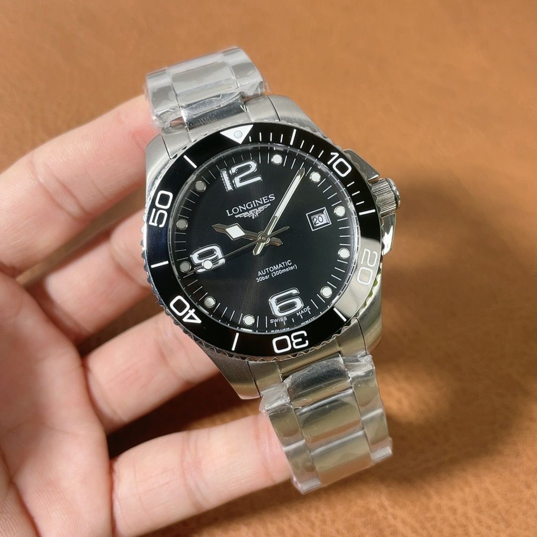 LONGINES 自動巻き クロノグラフ Conquest Chronograph 自動巻、ステンレススティールと