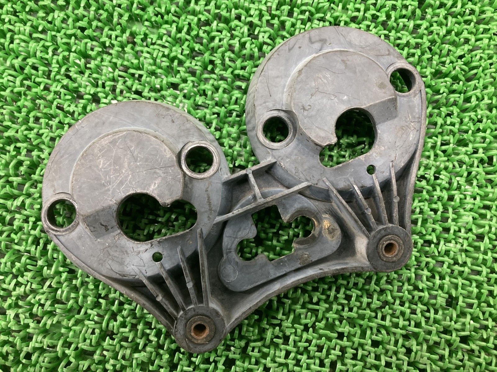 DT125 メーターカバー ヤマハ 純正 バイク 部品 2NO 当時物 メーターケース 割れ欠け無し 品薄 希少品 車検 Genuine 【中古】 23 DT125 メーターカバー ヤマハ 純正 バイク 部品 2NO 当時物 メーター