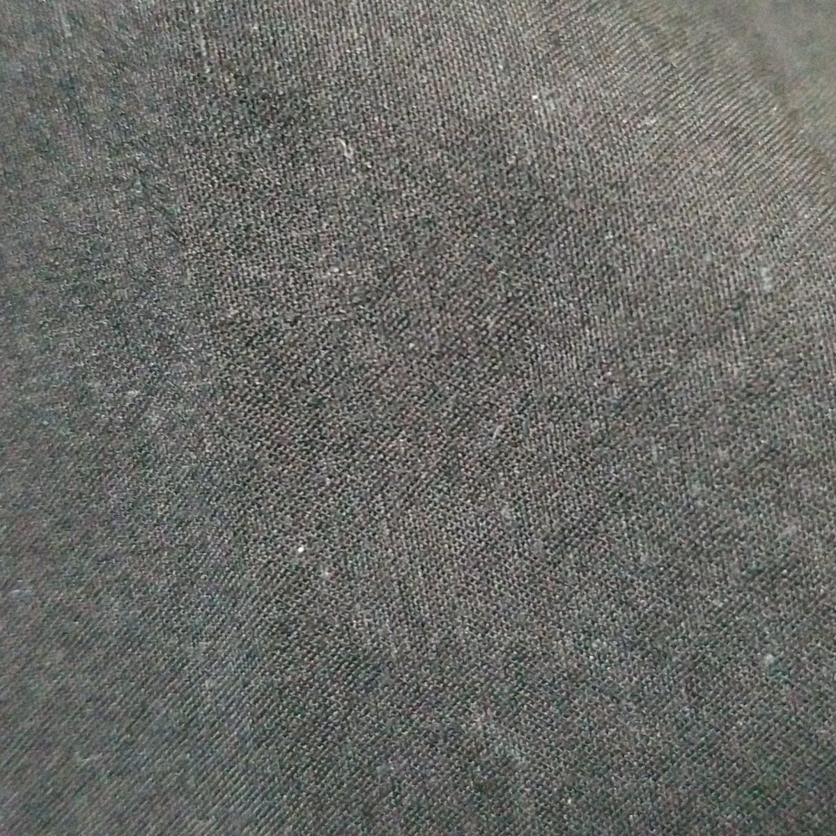 - 黒