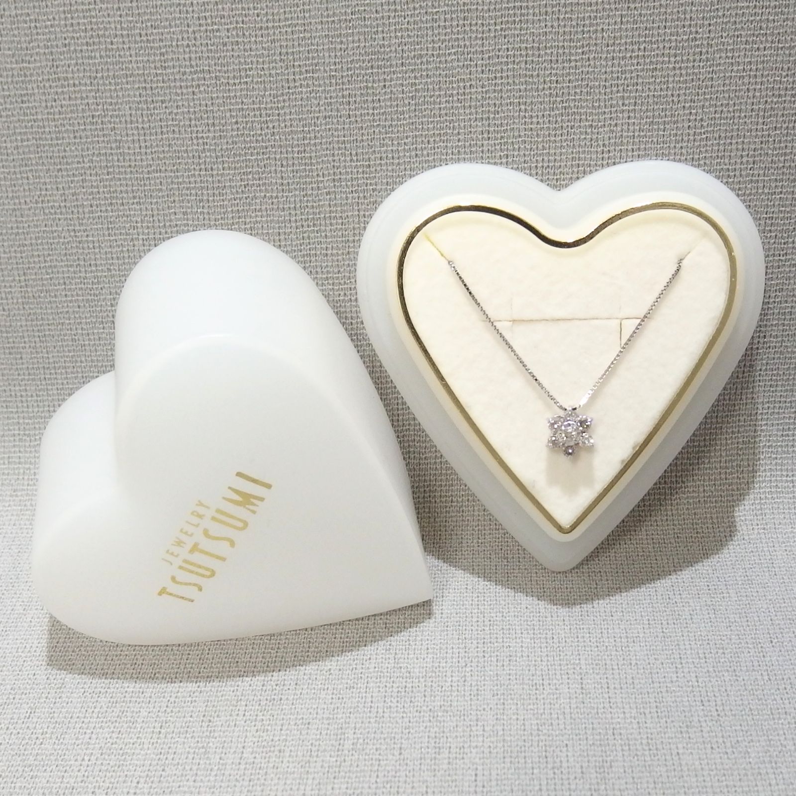 美品☆JEWELRY TSUTSUMI フラワーデザイン K14WG ダイヤモンド