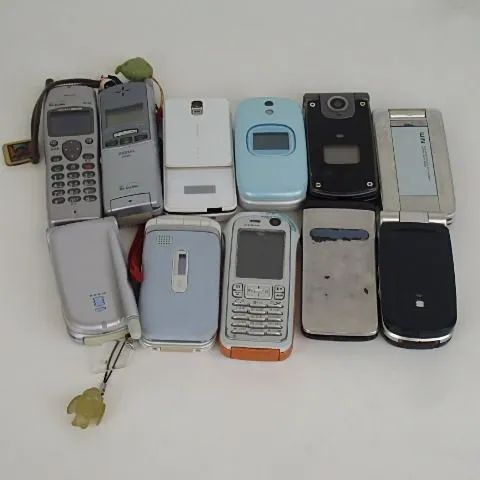 ジャンク 携帯 ガラケー 66個大量まとめ 40101 11-2 Galaxy S22