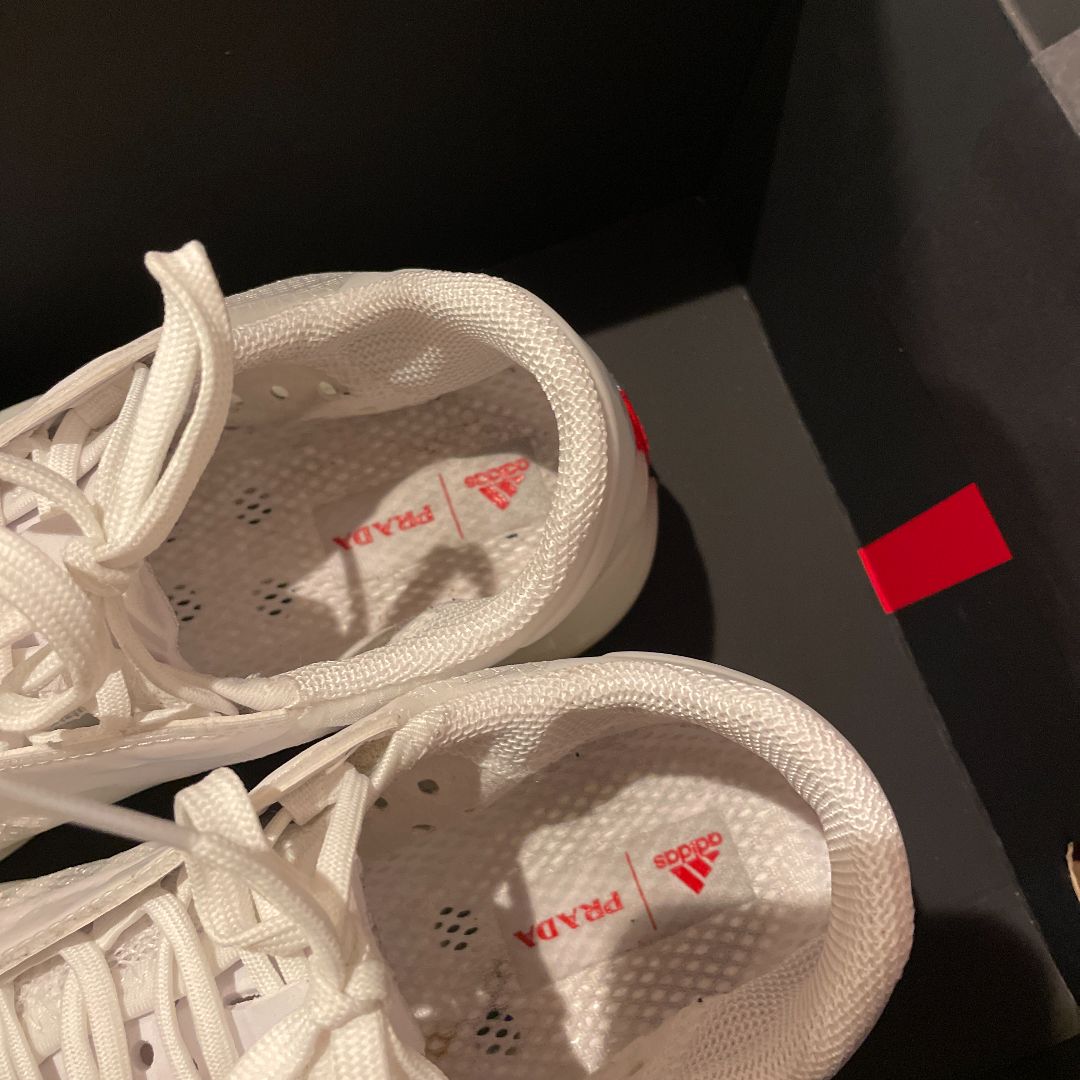 プラダ adidas ルナロッサ スニーカー 世界400足限定 - メルカリ 