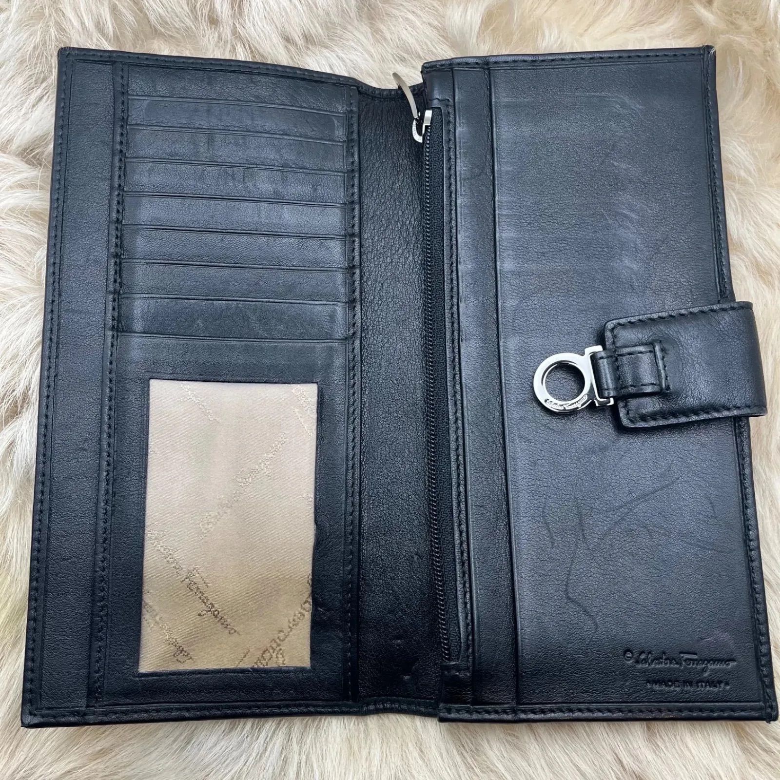Salvatore Ferragamo サルヴァトーレ・フェラガモ 本革長財布