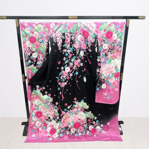 振袖（黒地に桜) 黒地牡丹に白華[FR5033] | 成人式振袖レンタル京都さがの館