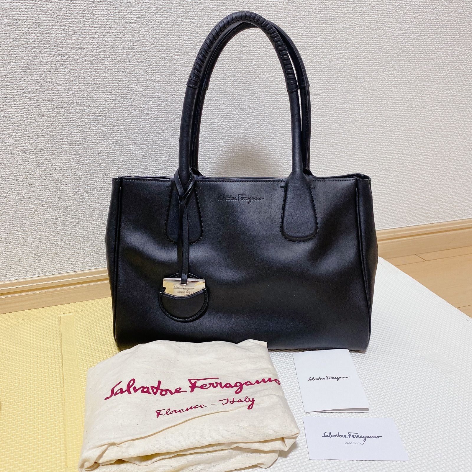 Salvatore Ferragamo 【サルヴァトーレフェラガモ 】 レザー