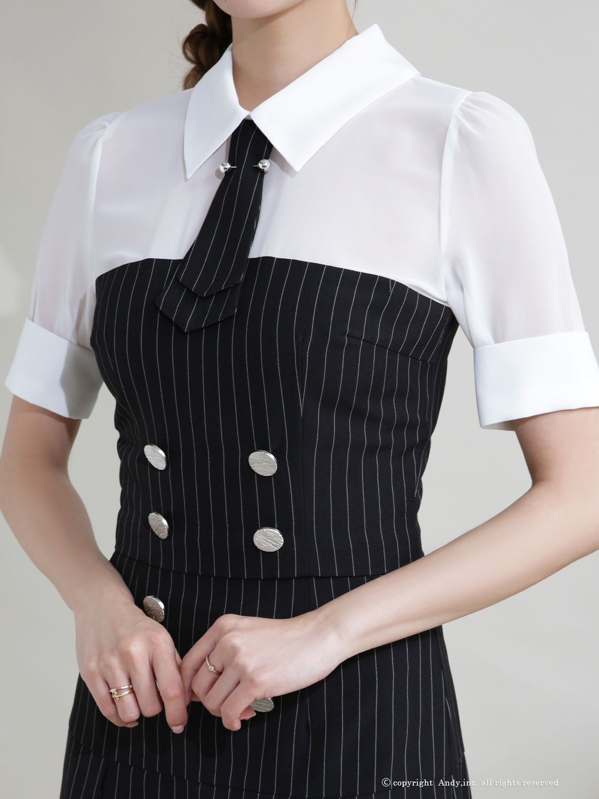 Sブラック OK2983-NV-2509 XSサイズあり ANDY アンディ 袖 半袖 シャツ風 バイ レイヤード ダブルボタン ストライプ ハーフスリーブ 袖あり プリーツ フ セットアップ ミニドレス キャバドレス MAAHADDERANG_COM