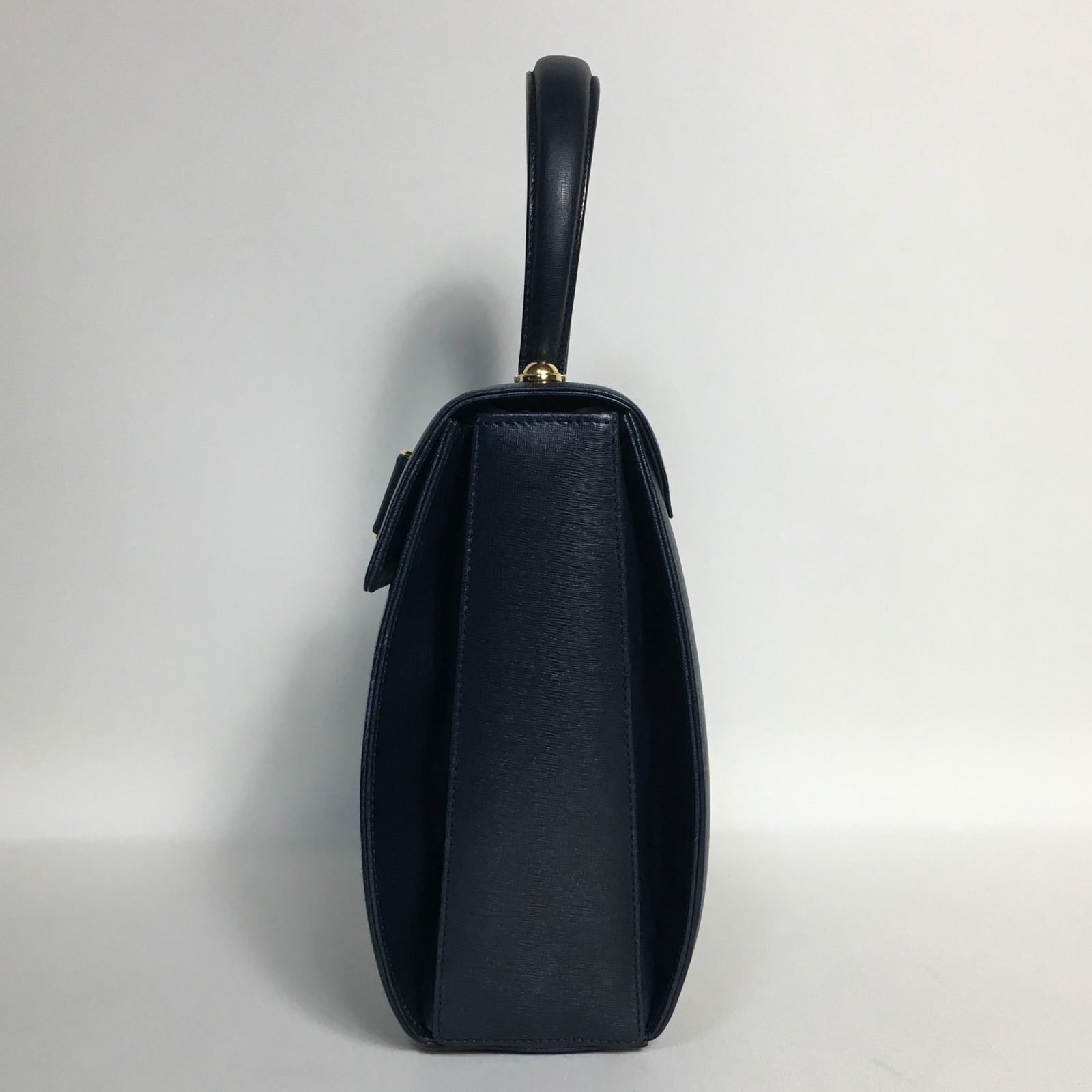 2504-218｜美品｜フェラガモ 2WAYバッグ ネイビー ターンロック 2504-218｜美品｜フェラガモ 2WAYバッグ ネイビー ターンロック