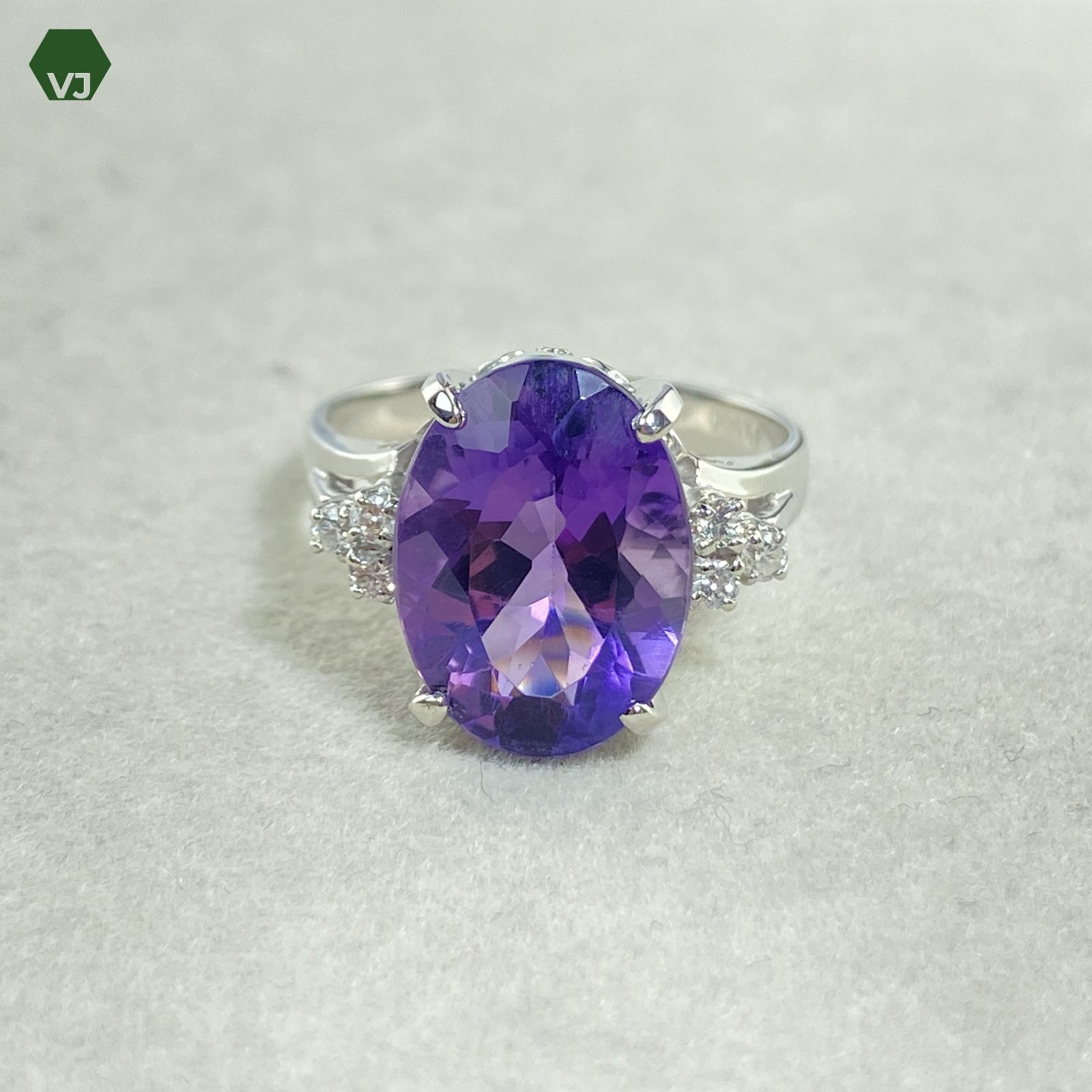 26-09】アメジスト ダイヤモンド リング 4.873ct D0.12ct 【中古 