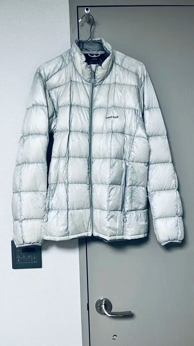 モンベル グレー 軽量ダウン 人気サイズ L