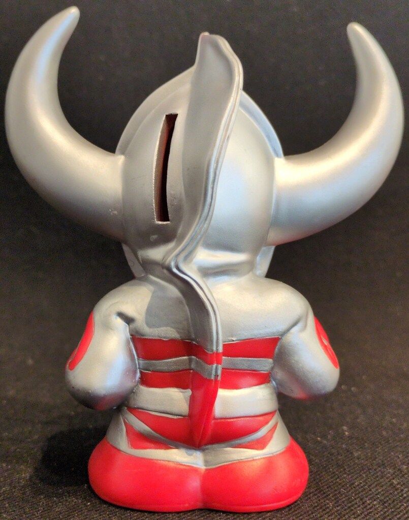 バンプレスト ウルトラマンソフビ貯金箱03 ウルトラの父 - メルカリ