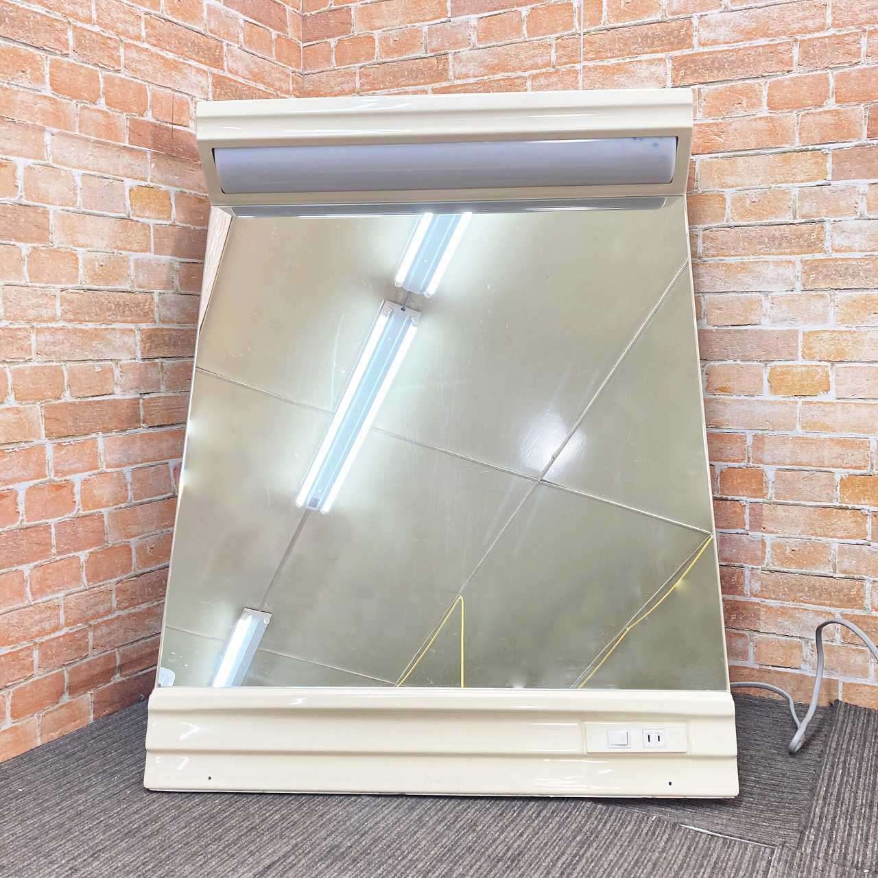 品 三井ホーム 前面 １面鏡 ミラーのみ 洗面化粧台 化粧鏡 幅77cm 770ｍｍ 手洗台 洗面台 25I