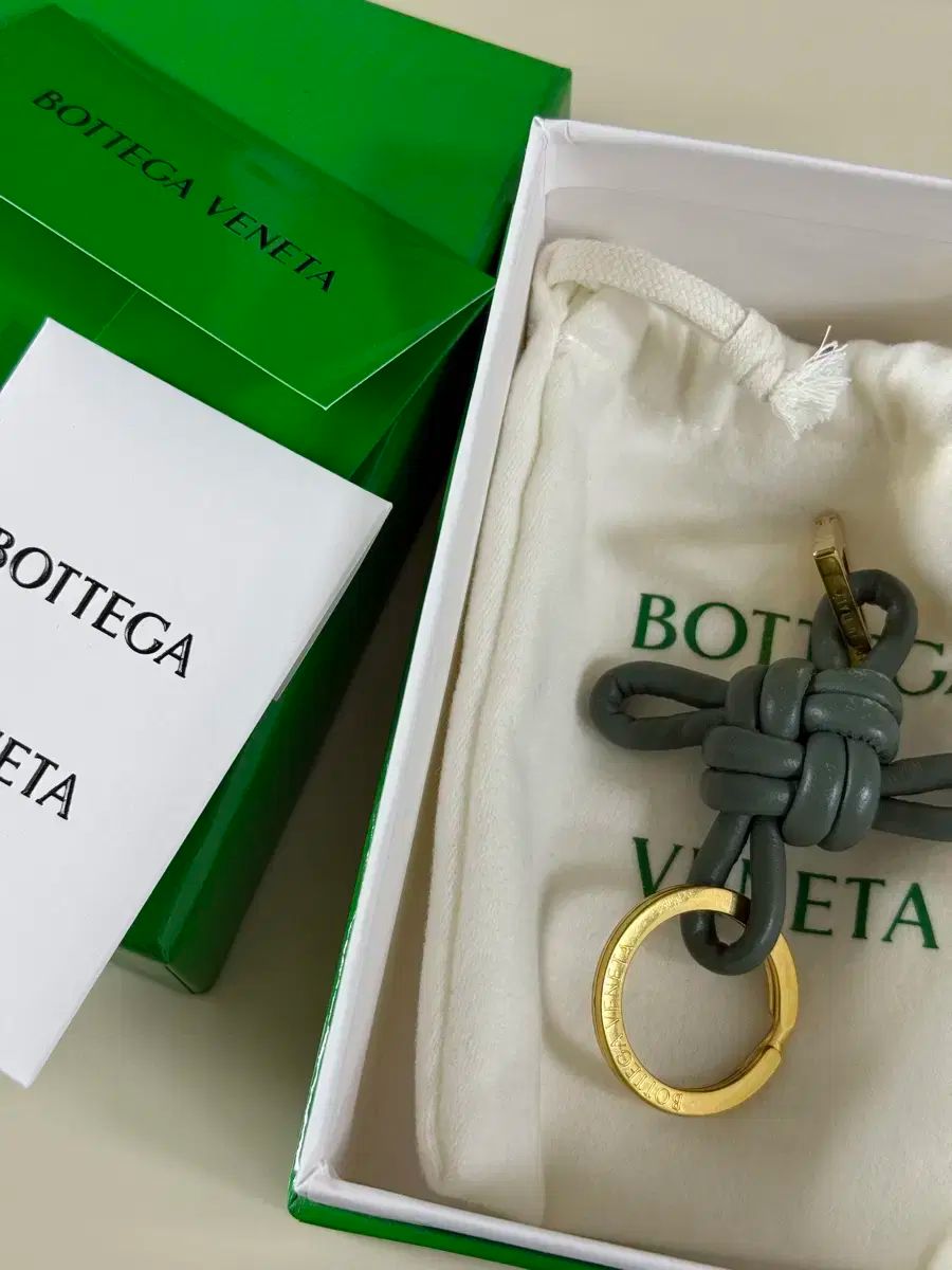 新型⭐️正規品⭐️極美品⭐️BOTTEGA VENETA ボッテガヴェネタ　キーリング 楽天市場】【お買い物マラソンP10倍】【アウトレット】ボッテガ