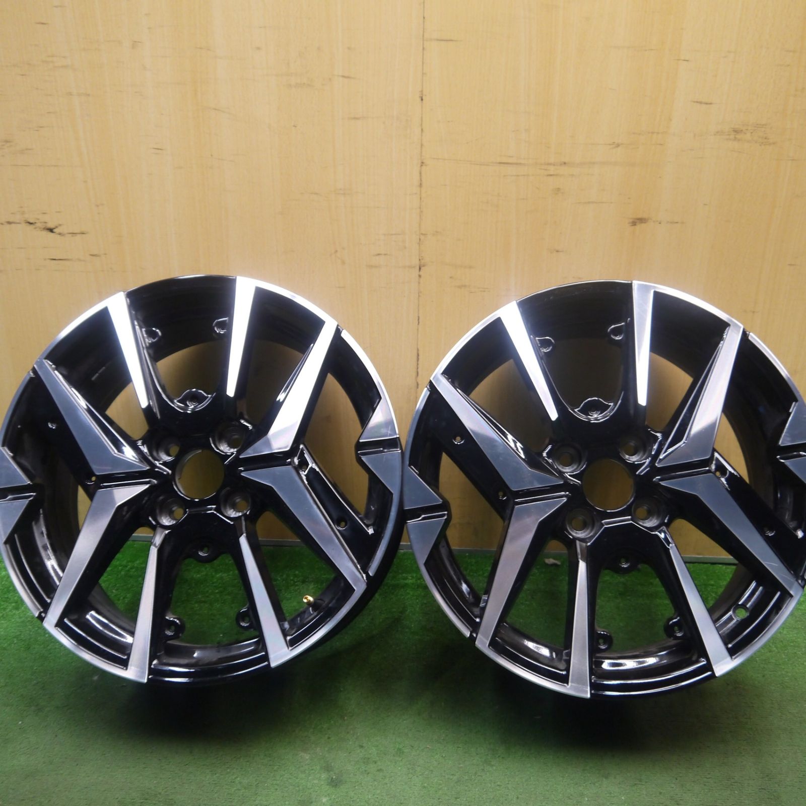 キレイ 2本 プジョー 208 GT 純正 ホイール 17インチ MOPAR 17×7J PCD108 4H 5092901Hホ