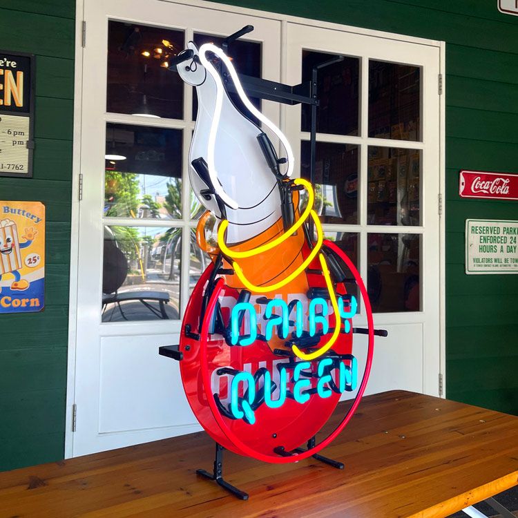 ネオンサイン DAIRY QUEEN デイリークイーン 高さ70×幅43cm ネオン管