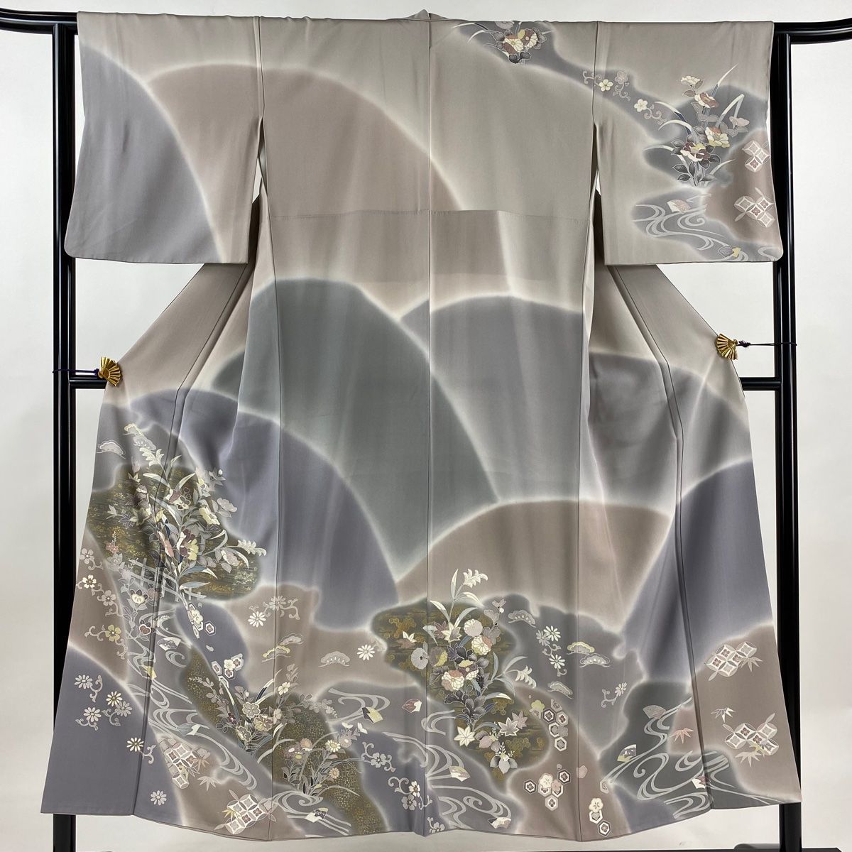 付下げ 身丈150.5cm 裄丈63cm S 袷 草花 有職文様 灰紫 正絹 秀品