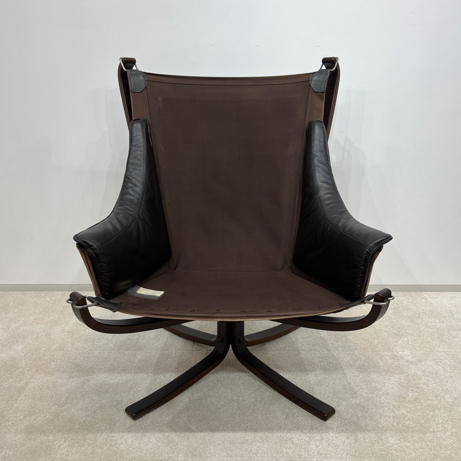 ファルコンチェア（正規品） バットネ VATNE ラウンジチェアー アーム