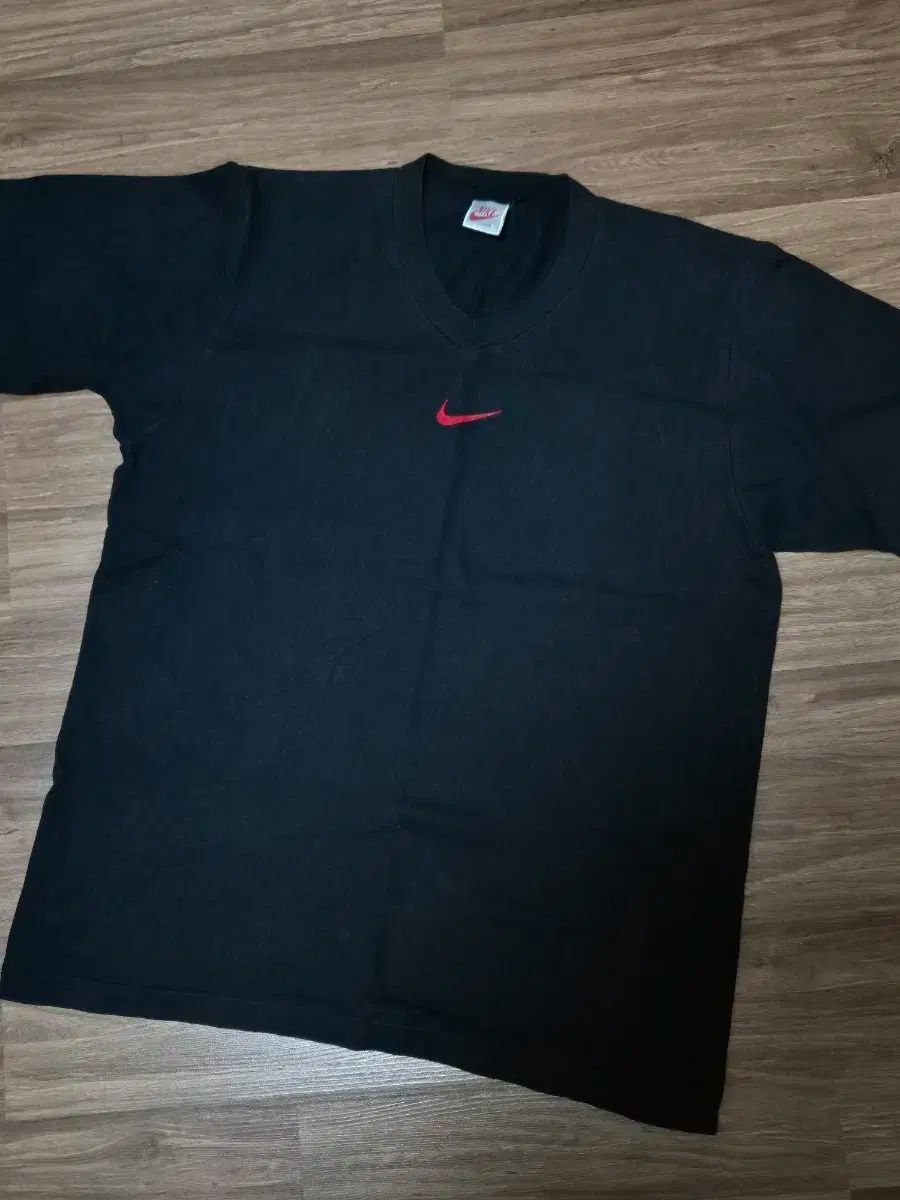 Nike(ナイキ） V ネック 半袖 Tシャツ L