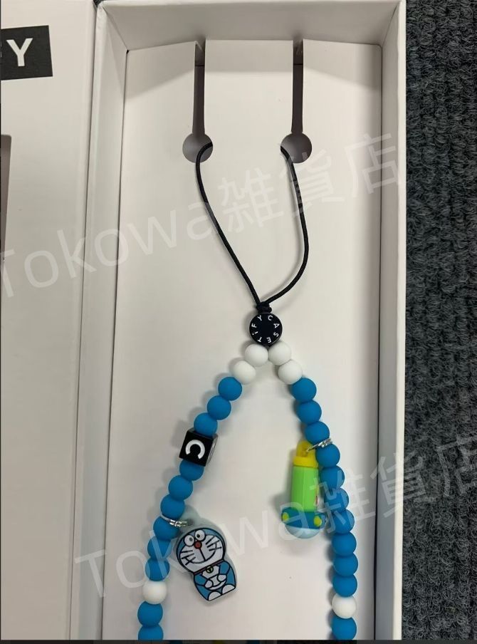 新品 CASETiFY ドラえもん ストラップ Doraemon スマホ