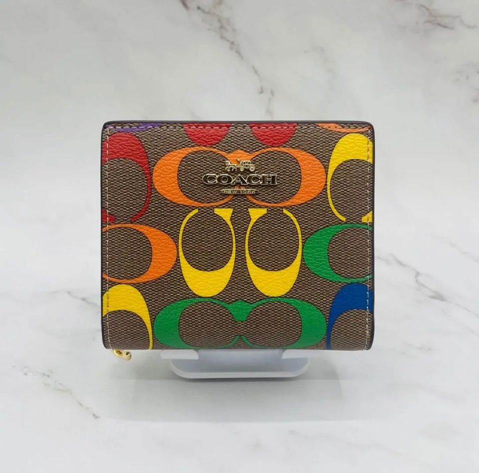 COACH 折り財布 レインボー 【 新品未使用 】 - メルカリ 