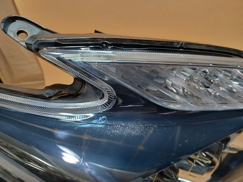 光 コーティング済 プリウス ZVW30 右ヘッドランプ・ヘッドライト G