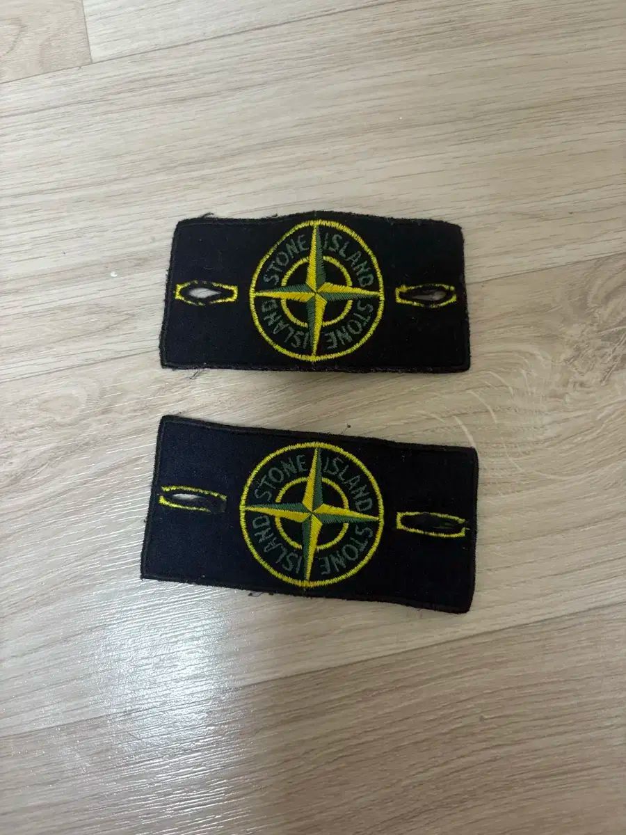 STONE ISLAND ストーンアイランド タグ ワッペンボタン付き 白 stone