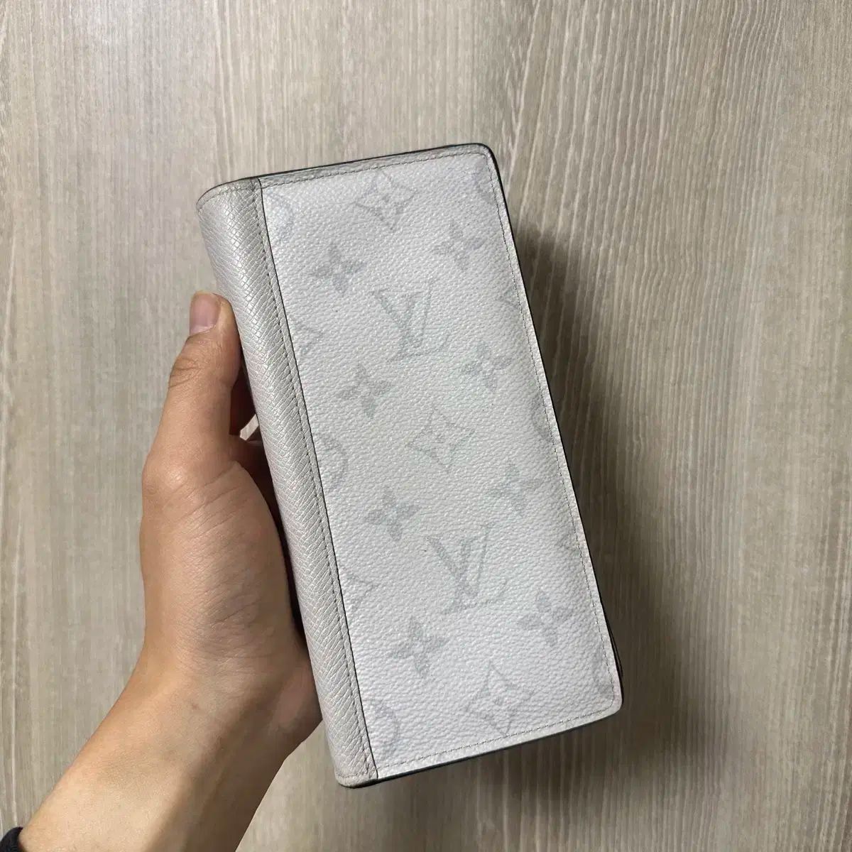 Louis Vuitton ルイヴィトン 南 大陸 長財布 ホワイト