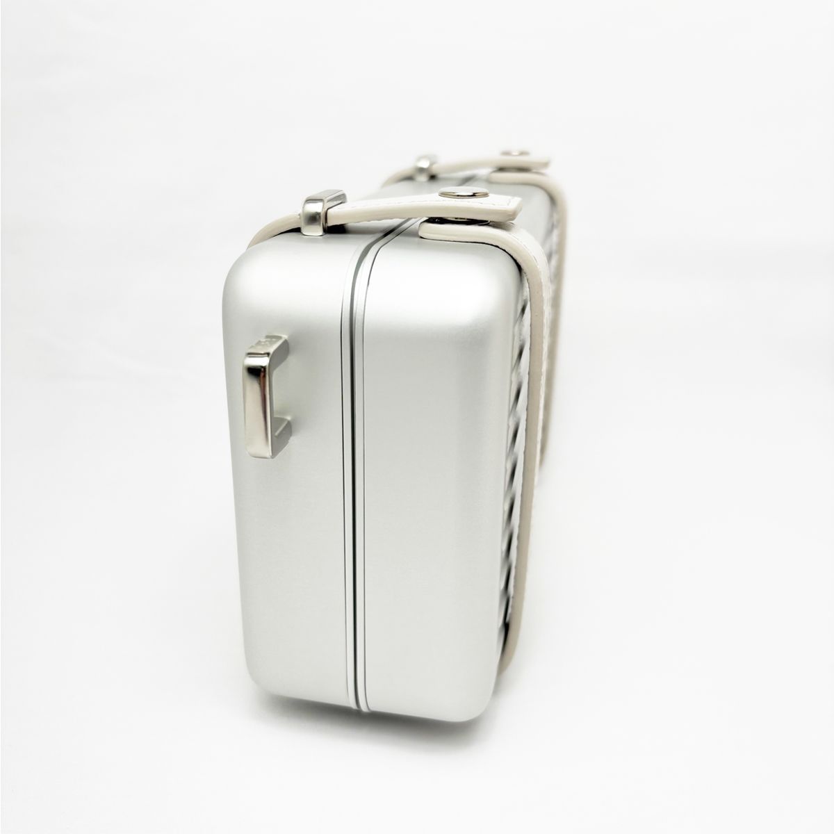 専用DIOR RIMOWA ショルダーバッグ シルバー RIMOWAXDIOR シルバーショルダーバッグ - メルカリ