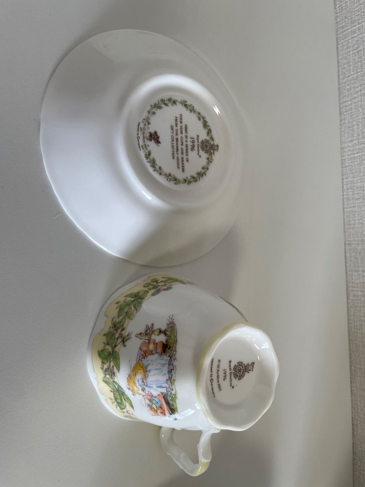 2012 ロイヤルドルトン ブランベリーヘッジ カップ＆ソーサー 2