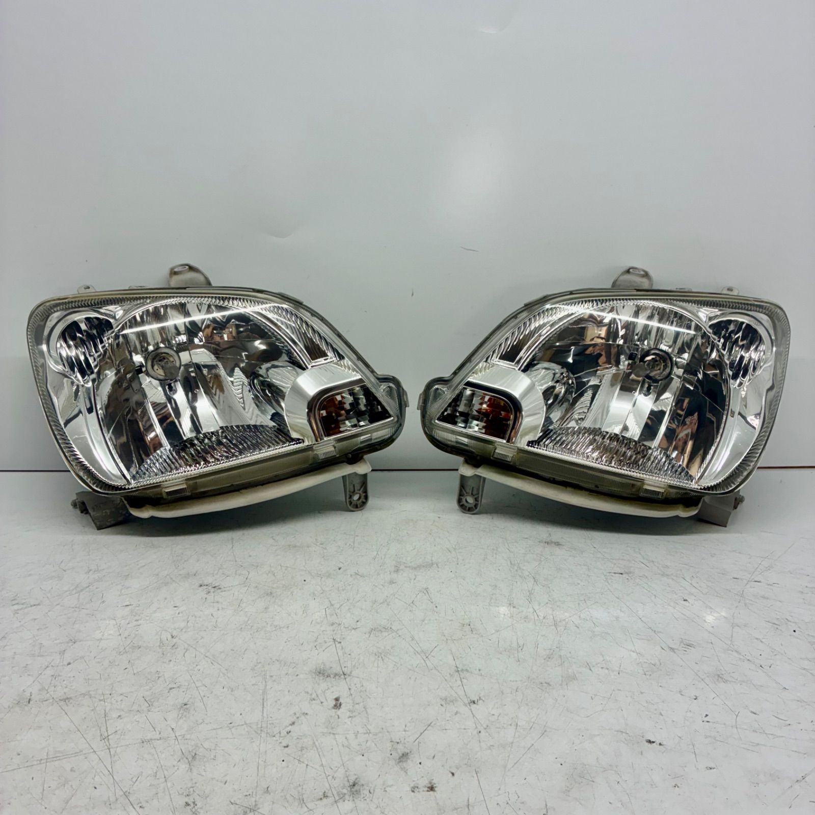 コーティング済 ダイハツ L250 L260 ミラ ヘッドライト ランプ レンズ 左右セット LR ハロゲン 印字 HR koito 100-51731 P71454