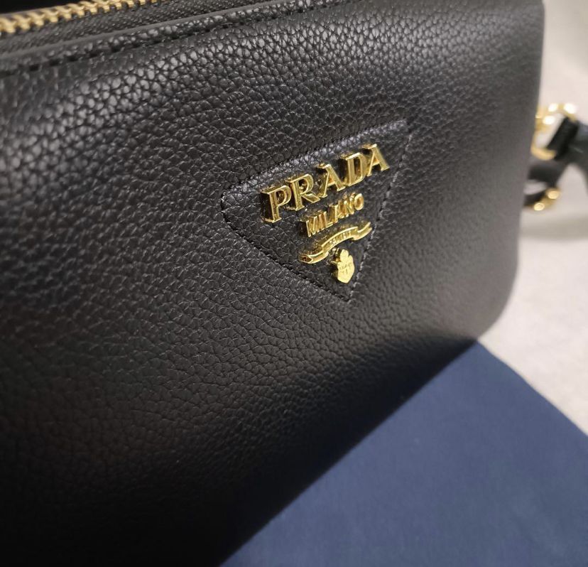 【2/1限定!当選確率1/2!MAX100%POINT BACK!※要ｴﾝﾄﾘｰ】プラダ PRADA キーリング ブラック メンズ 2pp68t  053 f0002 SAFFIANO【返品送料無料】 | モダンブルー楽天市場店