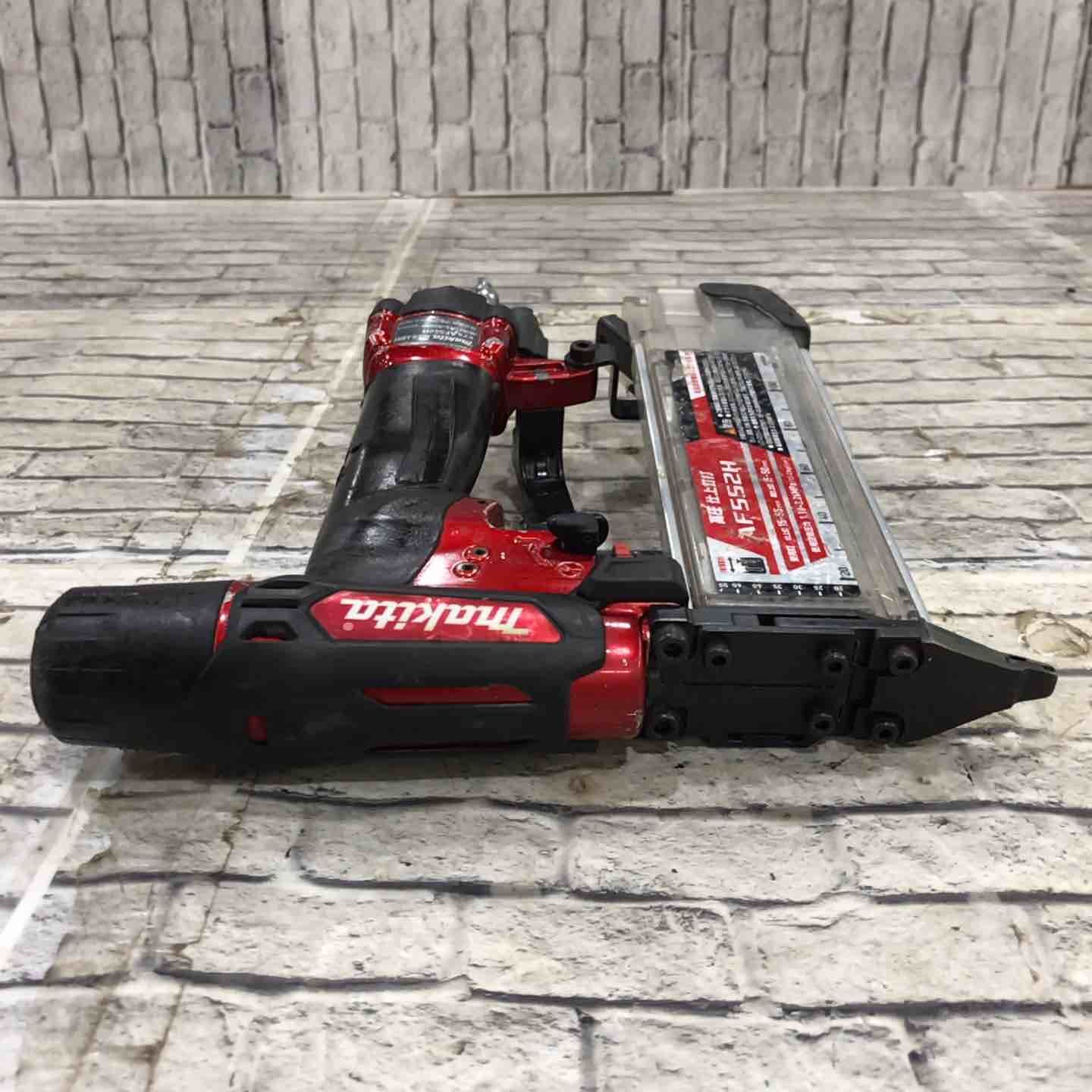 マキタ　高圧フィニッシュネイラ　AF552H　未使用 ☆マキタ(makita) 高圧フィニッシュネイラ AF552H【川口店】 - メルカリ