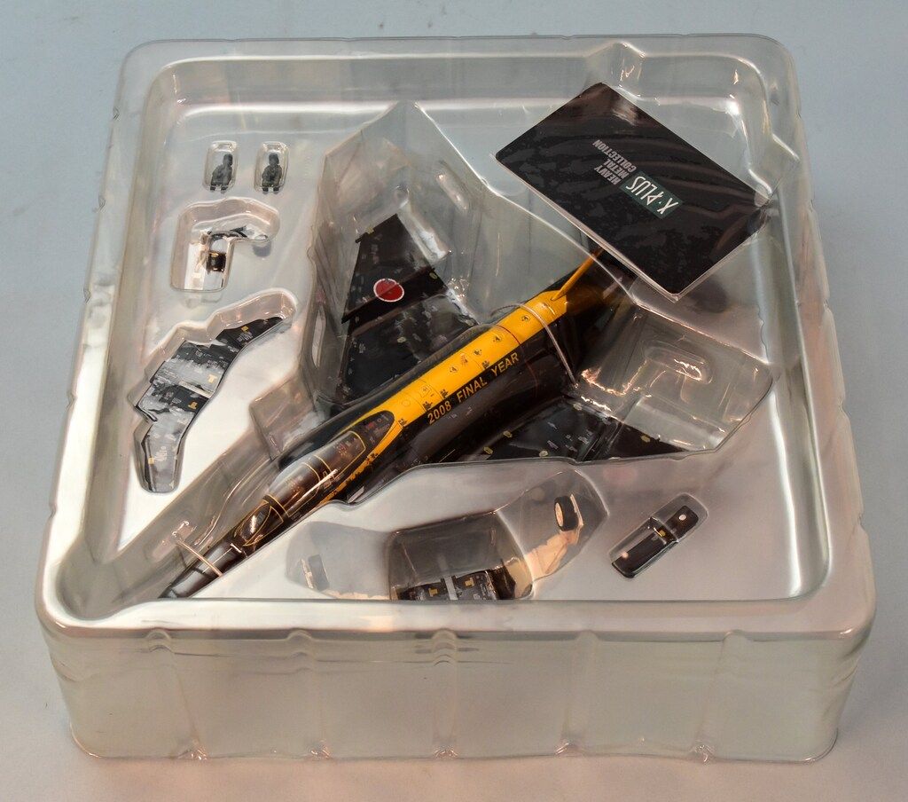 X・PLUS 1/72 HEAVY METAL COLLECTION F-4EJ KAI JASDF 8SQ BLACK
