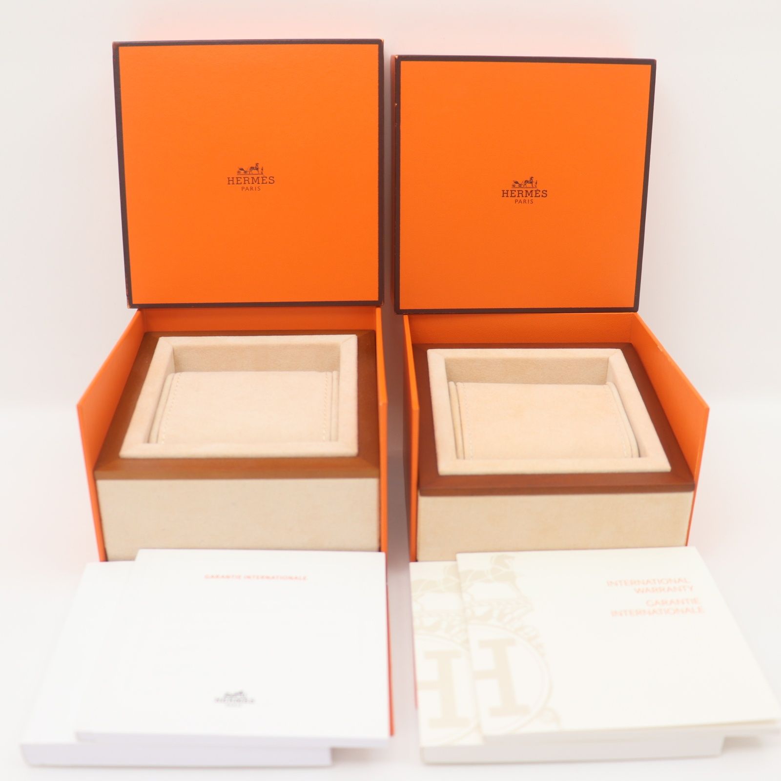 HERMÈS オレンジ色の時計箱 ITZJ11VNSIM8 HERMES エルメス オレンジ ウォッチケース 時計 空