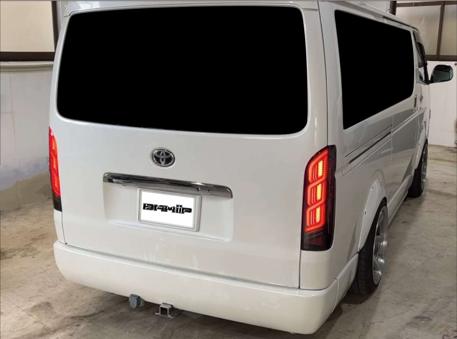 JUNYAN 200系 ハイエース スモーク LED テールランプ 左右 88747