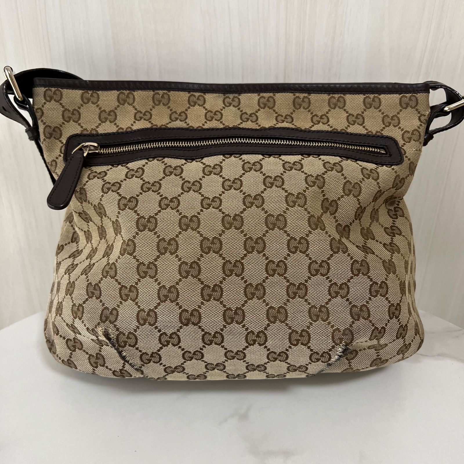 GUCCI 　グッチ　ショルダーバッグ　GGロゴ　総柄　レザー　キャンバス　茶色 GUCCI グッチ ショルダーバッグ GG柄 キャンバス レザー ロゴ